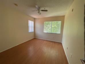 Foto del edificio - 7970 N Nob Hill Rd