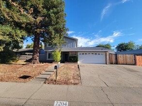 Building Photo - 7204 Sunwood Way