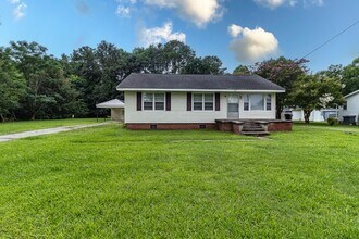 Building Photo - 204 Rand Rd