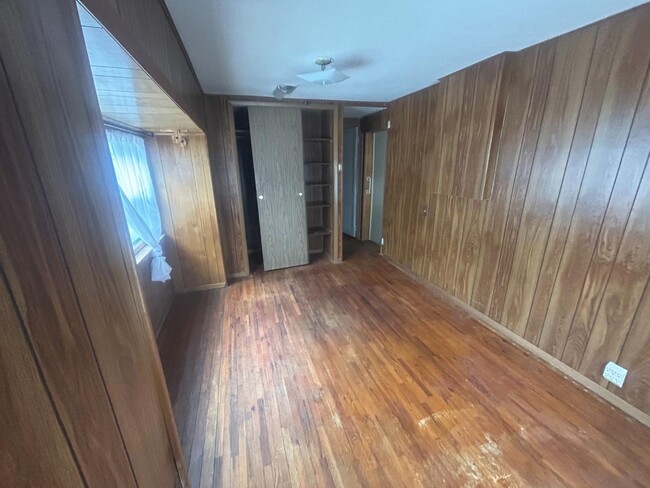 Building Photo - 1301 E 9th Ave