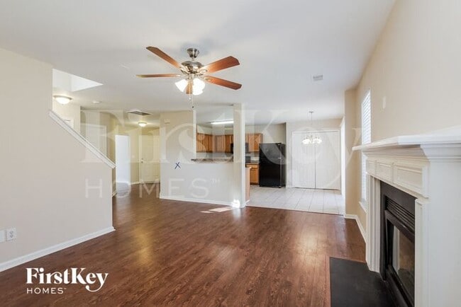 Foto del edificio - 216 Winding Canyon Dr
