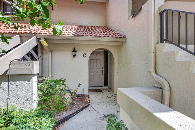 Building Photo - 5640 Coach House Cir