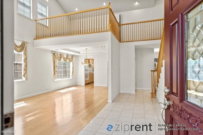Building Photo - 4 br, 3 bath House - 741 Mission Villa Ter...