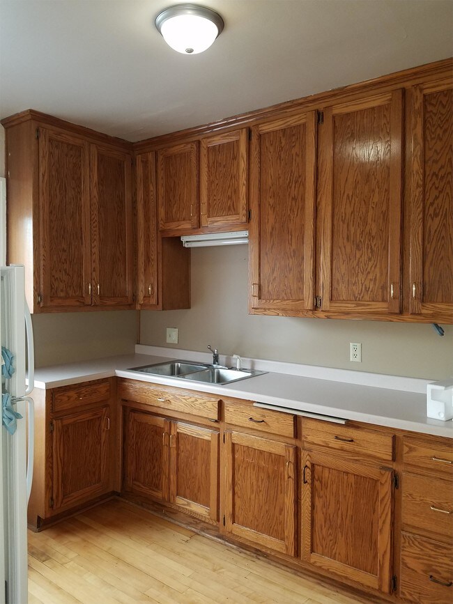 Foto del edificio - 123 N Maple Ave