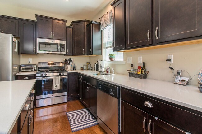 Foto del edificio - 216 Moore Ct