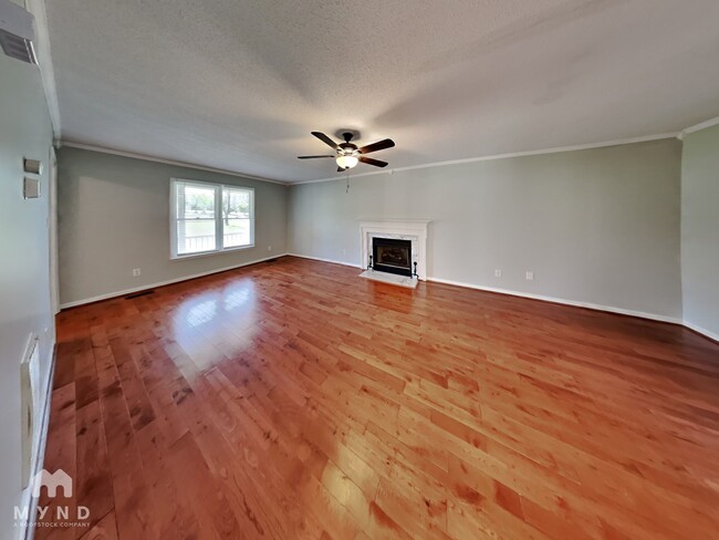 Foto del edificio - 613 Jordan Ridge Ln