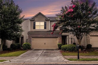 Building Photo - 2530 Thackery Ct