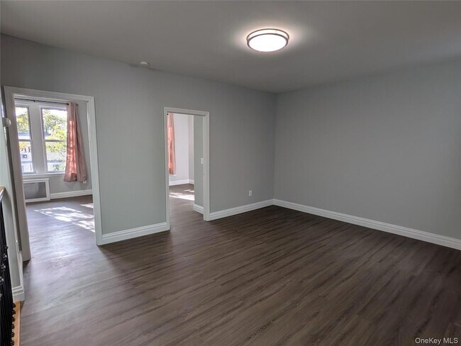 Foto del edificio - 205-17 Hollis Ave