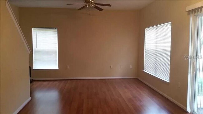 Foto del edificio - 16317 Newbury Palms Ct