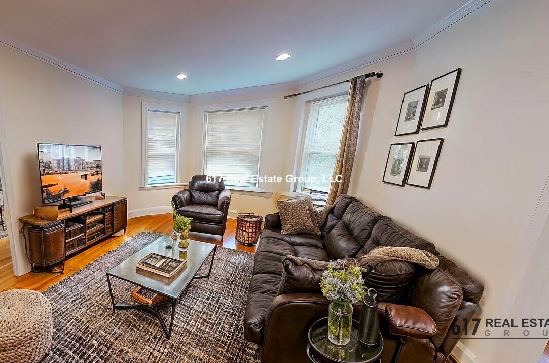 Foto principal - 73 Thatcher St