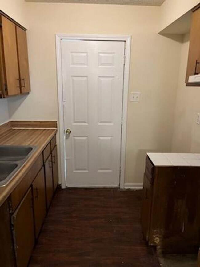 Foto del edificio - under repair