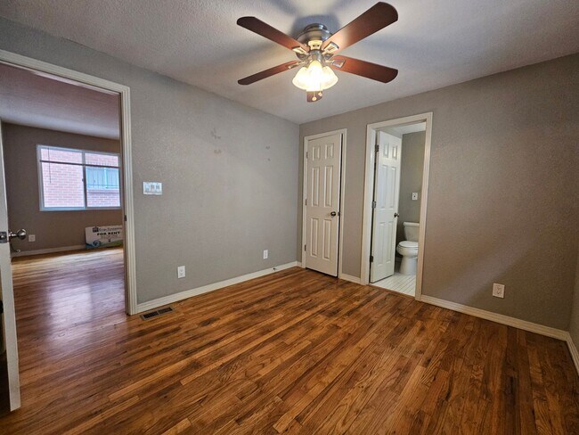 Foto del edificio - 2237 Federal Blvd