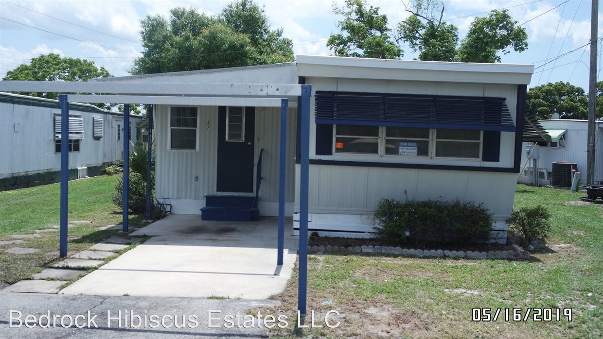 Primary Photo - 1 Hibiscus Ln