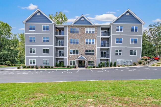 Foto del edificio - 303 Bridgeport Ave