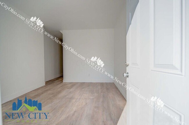 Foto del edificio - 189-191 N Central Ave Columbus, OH 43223