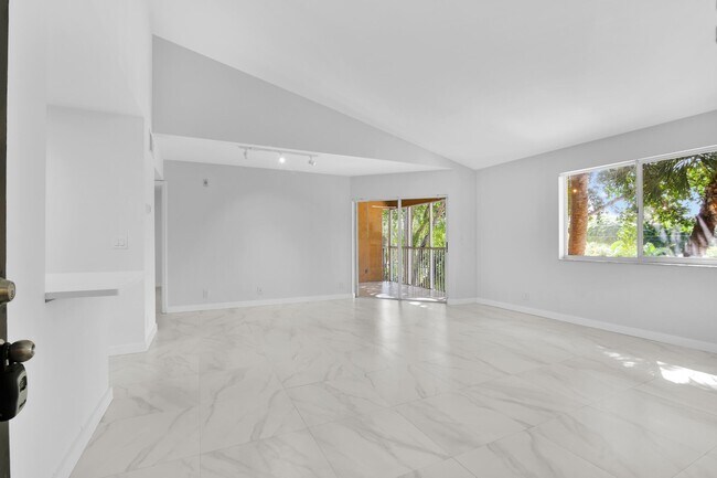 Foto del edificio - 4005 W McNab Rd