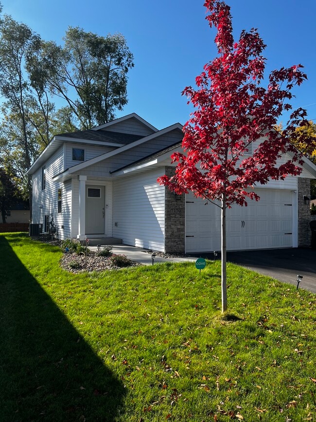 Building Photo - 7379 Degrio Way