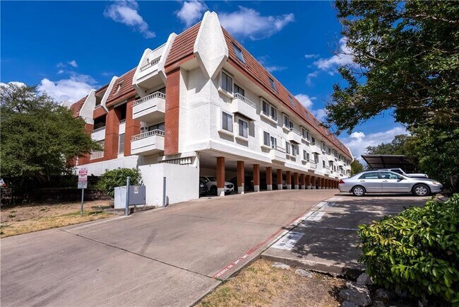 Foto del edificio - 3115 Helms St