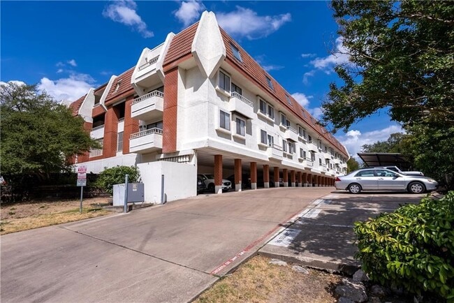 Building Photo - 3115 Helms St