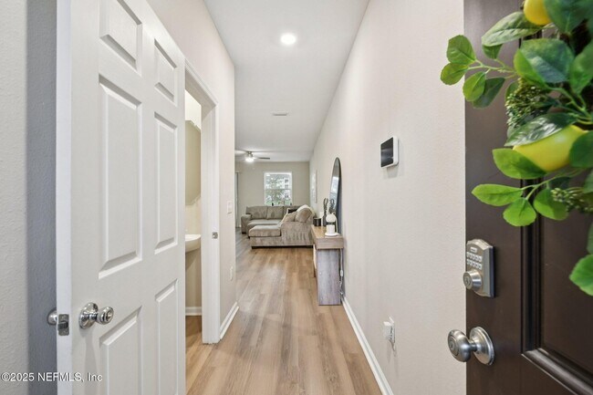 Foto del edificio - 7898 Merchants Way