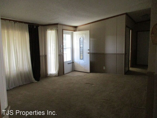 Building Photo - Studio, 2 bath House - 409 Gracie Farms Road