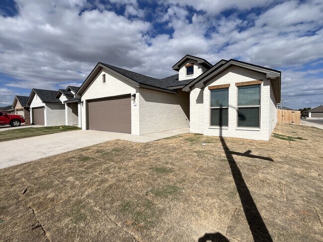 Building Photo - 3611 Urbana Pl