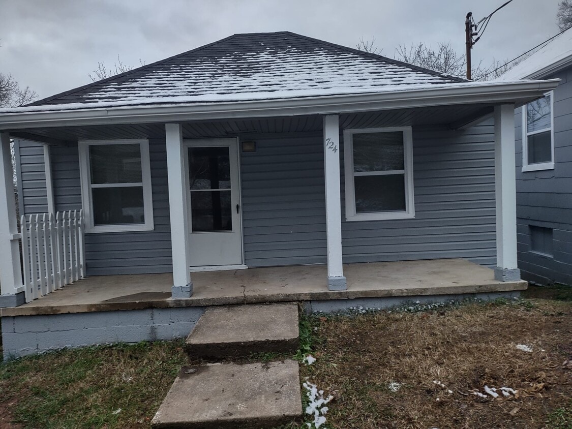 Primary Photo - 724 Ben Hur Ave