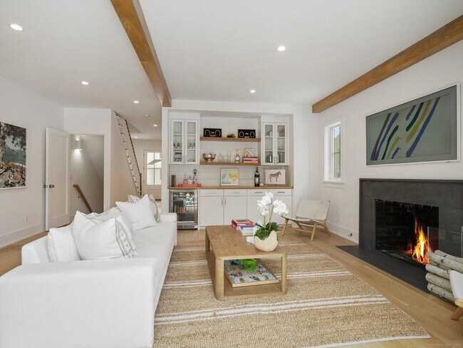 Foto del edificio - 12 White Barns Ln