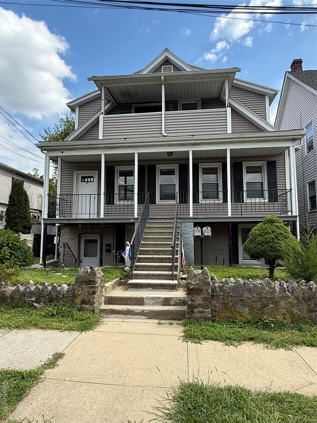Foto principal - 97 Inwood Ave