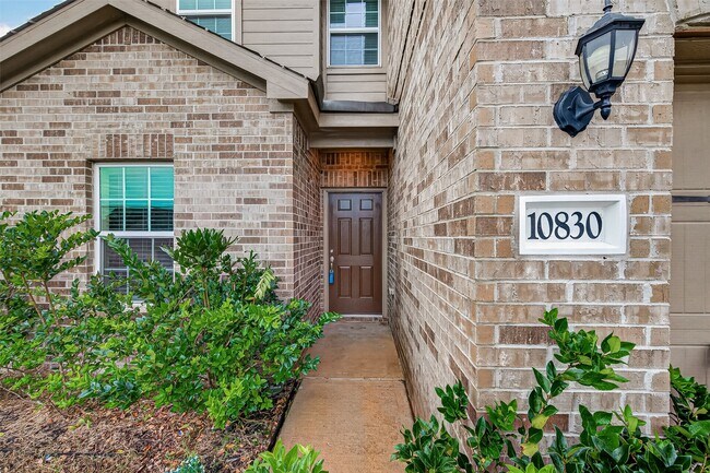 Building Photo - 10830 Jowart Ct