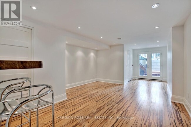 Building Photo - 62-62 Dovercourt Rd