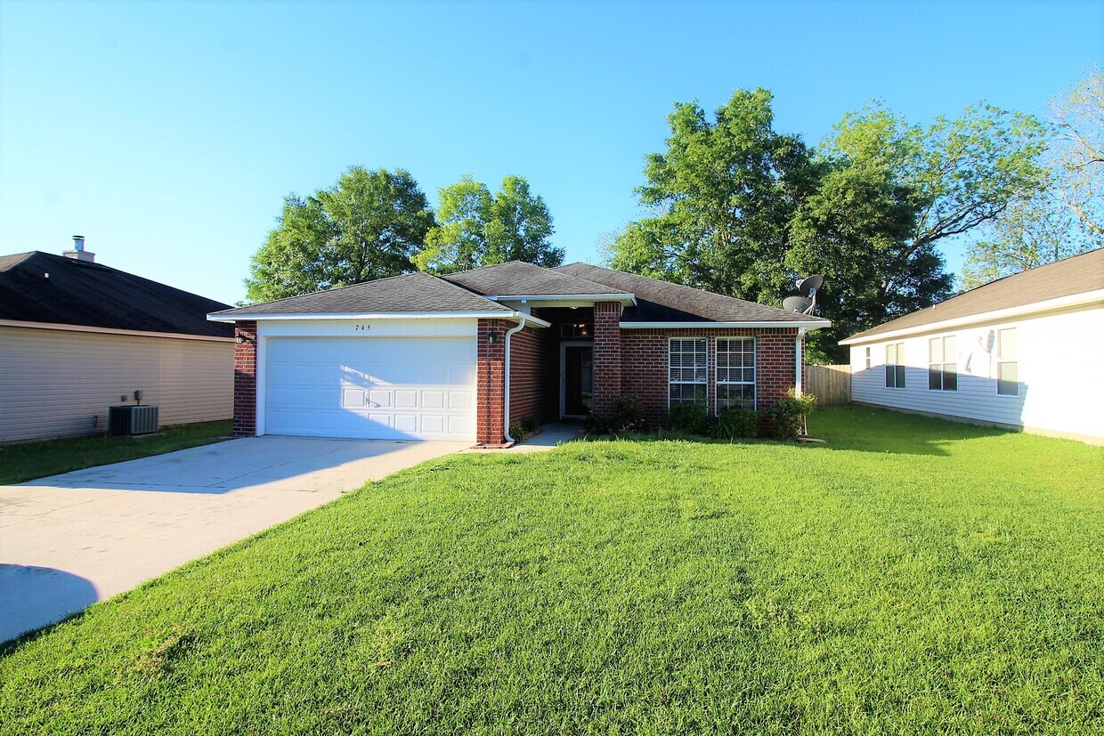 745 Creek Ln, Pensacola, FL 32514 House Rental in Pensacola