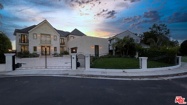 Building Photo - 1187 Piedra Morada Dr