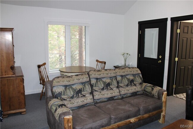 Building Photo - 795 Cove Dr