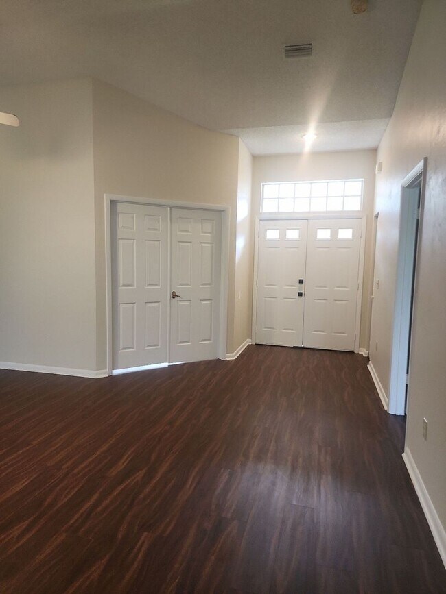 Foto del edificio - Fall in Love with this 3 Bed 2 Bath home i...