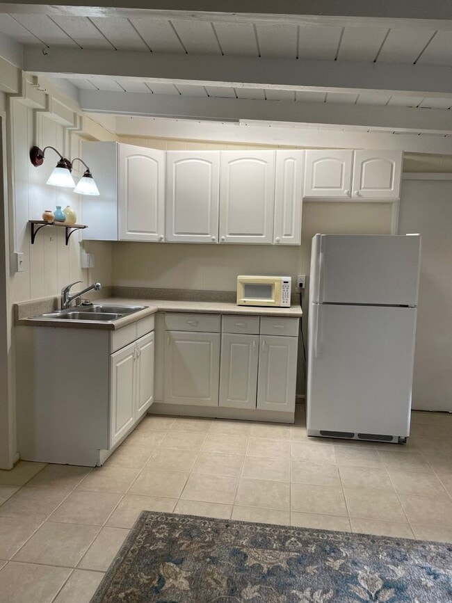 Building Photo - l3817g