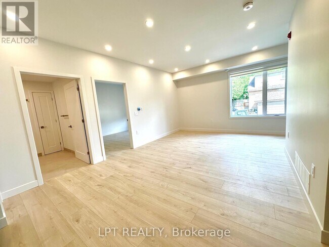 Building Photo - 254 Garneau St