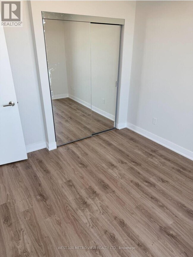 Building Photo - 430-4430 Square One Dr