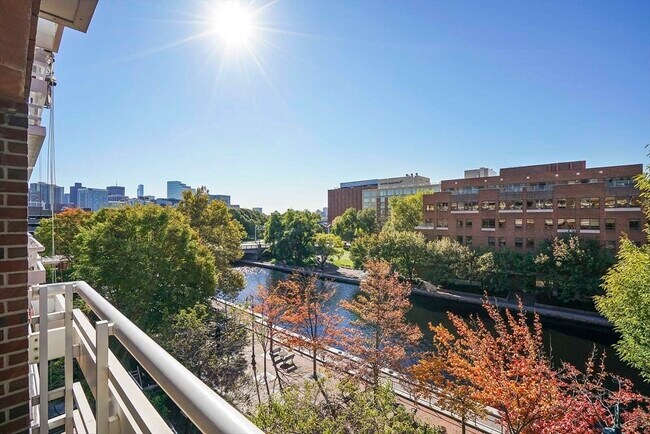 Foto del edificio - 4 Canal Park