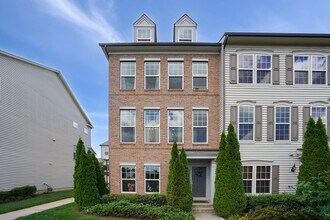 Building Photo - 8944 Dahlgren Ridge Rd