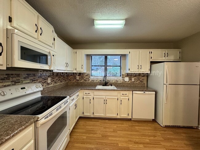 Foto del edificio - 5754 Pool Side Dr