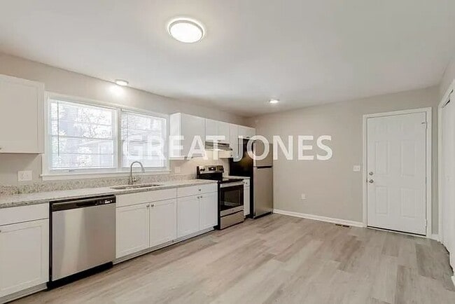 Building Photo - 412 Todd Cir