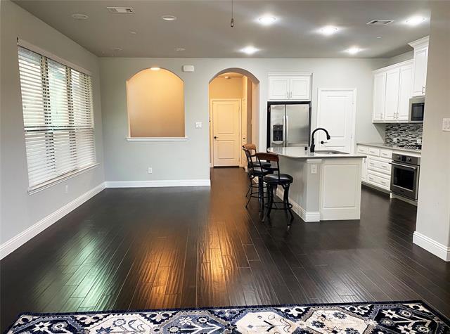 Foto del edificio - 7312 Mitchell Dr