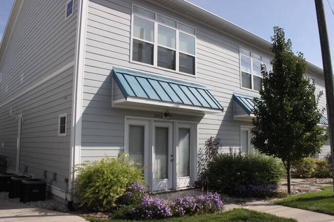 Calle del lago - 245 Lake Ave