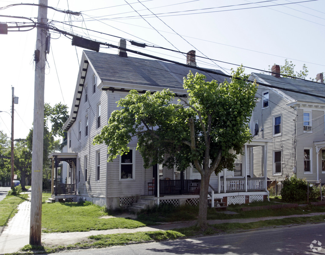 Building Photo - 61-63 Church St