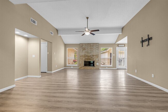 Building Photo - 3706 Glenwood Springs Dr