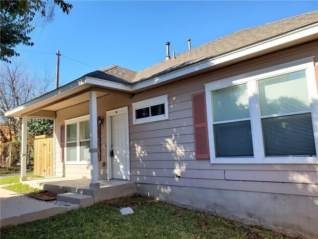 Building Photo - 1812 Ulit Ave
