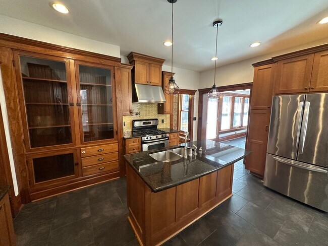 Foto del edificio - Short North / Victorian Village Single Family House!