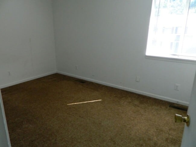 Building Photo - Montview Forest Townhomes-Close to Liberty...
