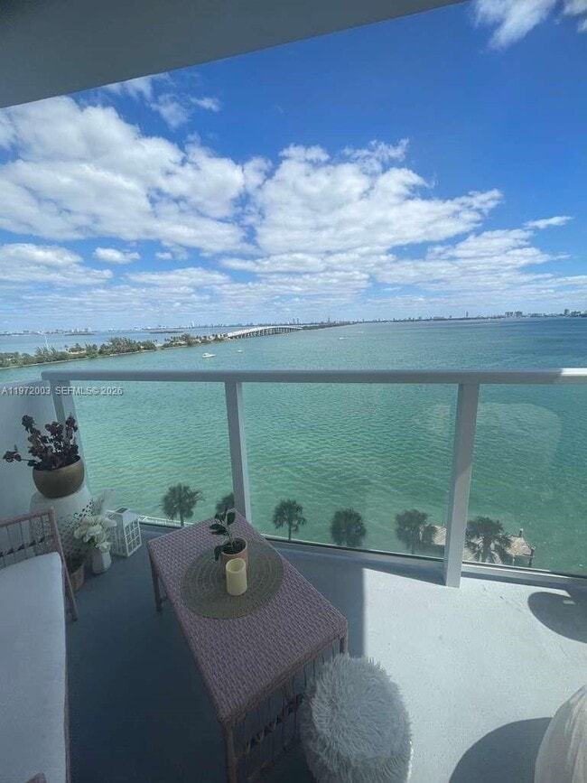 Building Photo - 3301 NE 5th Ave